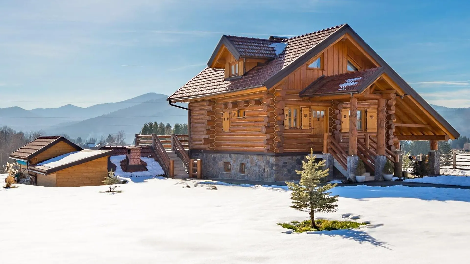 Log Home Mountain Mama Ravna Gora